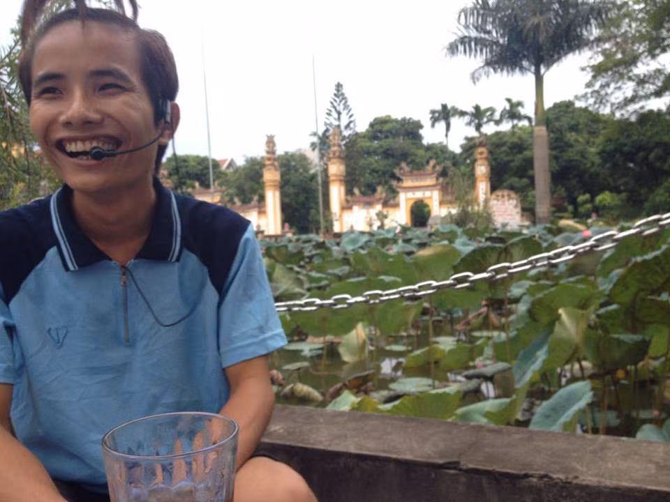 Được biết, Chip đường phố tên thật là Phạm Văn Cường, sinh năm 1991, quê Hải Phòng. Theo chia sẻ của Cường, do cậu có dáng người nhỏ bé nên bạn bè thường gọi là Chip, còn "nghệ danh" Chip đường phố là ghép từ biệt danh với sở thích, công việc mà cậu bạn đang theo đuổi.