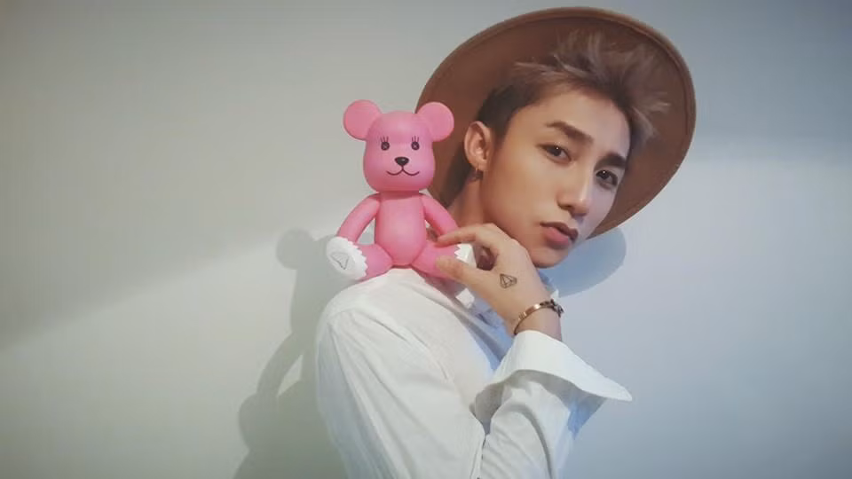 Sơn Tùng MTP mới cập nhật hình ảnh "quyến rũ" trên Facebook sau thời gian mất tích.