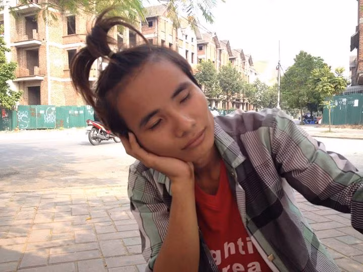 Chip đường phố - "Thánh bàn chải" với niềm ham thích với văn hóa đường phố cho biết cậu rất tự hào vì những đồng tiền mình kiếm được và muốn dùng nó để đi phượt khắp nơi.