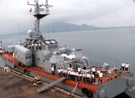 Tàu cao tốc tên lửa Project 1241RE của Việt Nam.