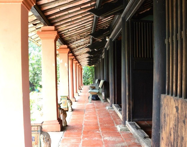 Bên ngoài nhà cổ Đỗ Cao Thứa