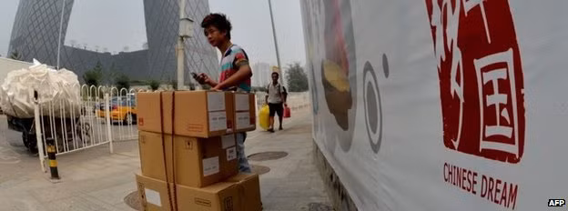 8. "Giấc mơ Trung Hoa": Nếu như Xã hội hài hòa là khẩu hiệu của Hồ Cẩm Đào thì khi ông Tập Cận Bình lên nhậm chức Chủ tịch nước Trung Quốc, "bình rượu" này đã được đổi tên thành "Giấc mơ Trung Hoa" trong công cuộc "phục hưng lại một Trung Quốc vĩ đại".