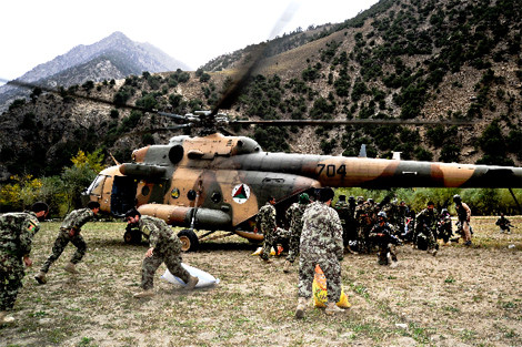 Mi-17 giúp Afghnistan chống lại quân khủng bố tốt hơn so với trực thăng Mỹ.