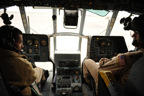 Buồng lái chiếc Mi-8/17 luôn "đơn giản" so với trực thăng Mỹ, châu Âu.
