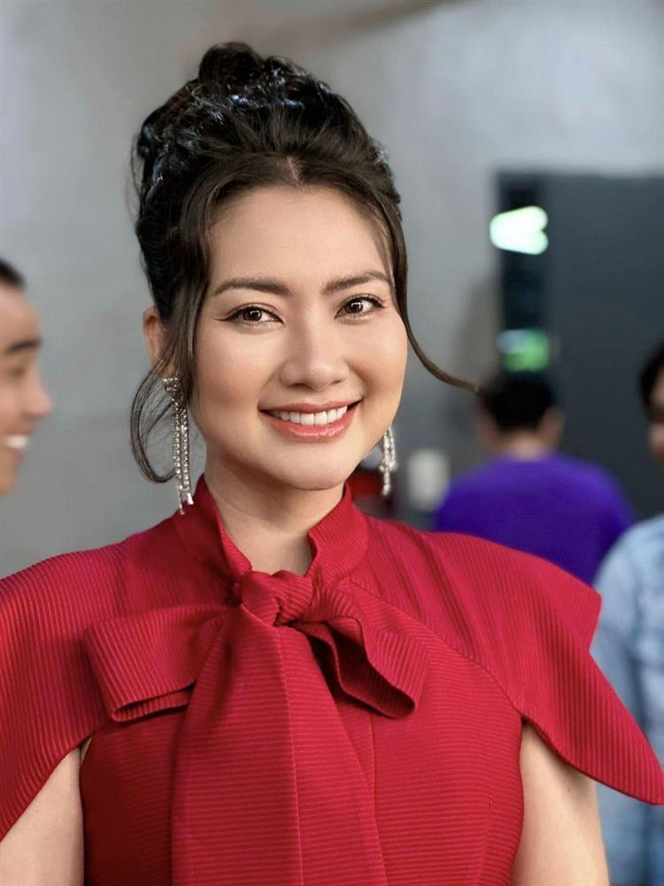 Sau 16 năm, Ngọc Lan là "nàng kiều" duy nhất trong 3 nữ diễn viên hoạt động nghệ thuật năng nổ. Cô trải qua biến cố gia đình không hạnh phúc, Ngọc Lan vẫn được khen ngợi về nhan sắc đẹp tự nhiên thậm chí có phần sắc sảo và quyến rũ hơn xưa. Dù để mặt mộc hay qua một lớp trang điểm dày cô vẫn dễ dàng thu hút ánh nhìn của người đối diện. Sau khi sinh con đầu lòng, người đẹp cũng đã mất đi vẻ thon gọn ban đầu nhưng điều này cũng không làm ảnh hưởng đến nhan sắc cô. Hoa hậu Thùy Lâm