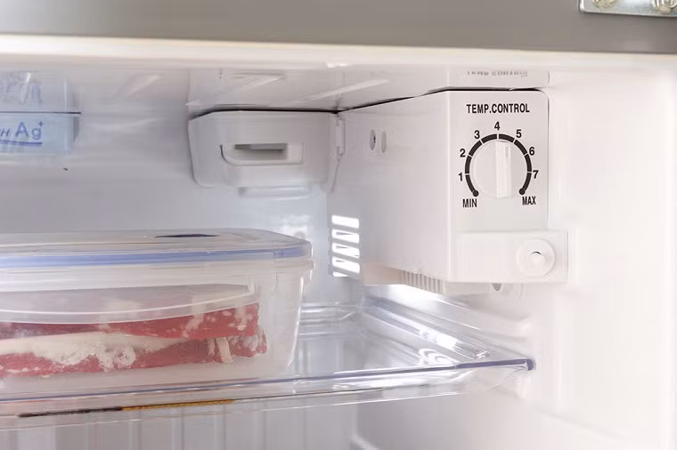 Điều chỉnh nút nhỏ này trên tủ lạnh giúp tiết kiệm tiền điện - Hình 2 Dieu chinh nut nho nay tren tu lanh giup tiet kiem tien dien-Hinh-2