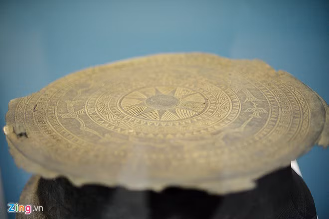 Hoa văn tinh xảo trên mặt trống đồng phát hiện tại Cốc Lếu, Lào Cai.
