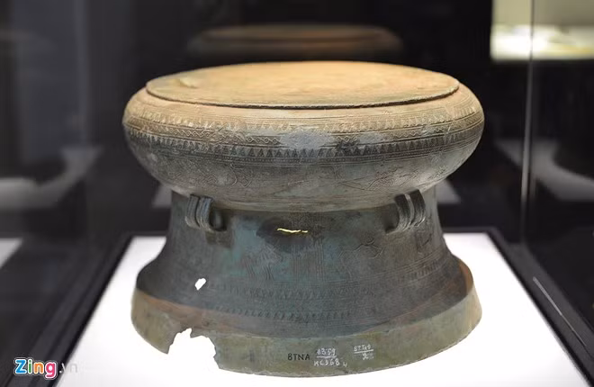 Trống đồng Lạc di chỉ Làng Vạc, Nghệ An.