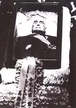 Những nhân viên phục vụ của Tưởng Giới Thạch nhớ lại ngày cuối cùng của Tưởng Giới Thạch, tức ngày 5/4/1975. Ảnh: Di hài Tưởng Giới Thạch.