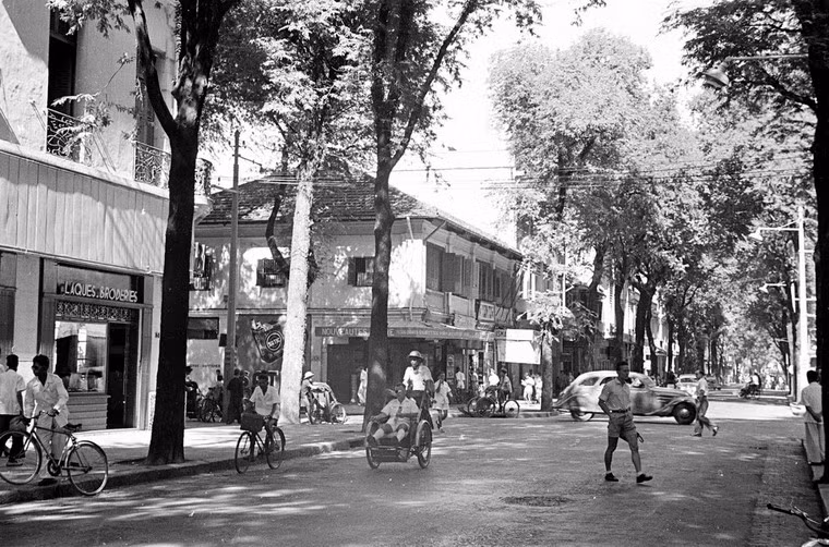 Ngã tư Tự Do - Ngô Đức Kế.