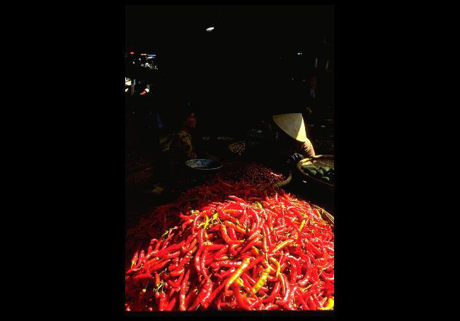 Quầy bán ớt ở một khu chợ đồng bằng sông Cửu Long.