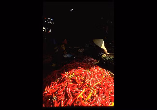 Quầy bán ớt ở một khu chợ đồng bằng sông Cửu Long.