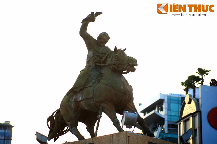 Trần Nguyên Hãn (? - 1429) là võ tướng trong khởi nghĩa Lam Sơn do Lê Lợi lãnh đạo. Ông có nhiều đóng góp trong sự nghiệp đánh đuổi quân Minh xâm lược và lập thành nhà Hậu Lê.