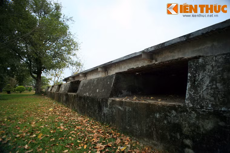 Từ năm 1964, Mỹ đã xây dựng một hệ thống lô cốt lớn tại ngã tư Đức Hòa (thị trấn Đức Hòa, Long An) cách Sài Gòn 20km với ý đồ củng cố chi khu Đức Hòa, biến nơi đây thành căn cứ quân sự vững chắc ở cửa ngõ Tây Sài Gòn.