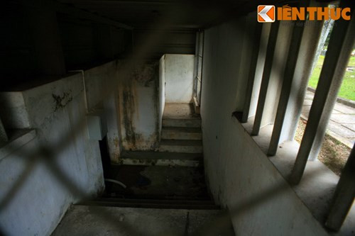 Các lô cốt được đào sâu vào lòng đất nhiều mét, chịu được sự công phá của các loại hỏa lực hạng nặng.