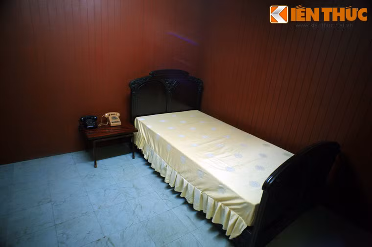 Phòng ngủ của Tổng thống trong tầng hầm.