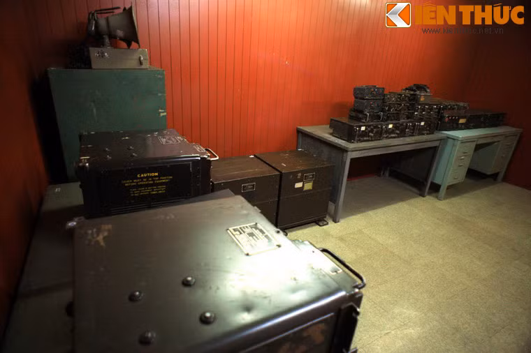 Phòng chứa đài phát vô tuyến.