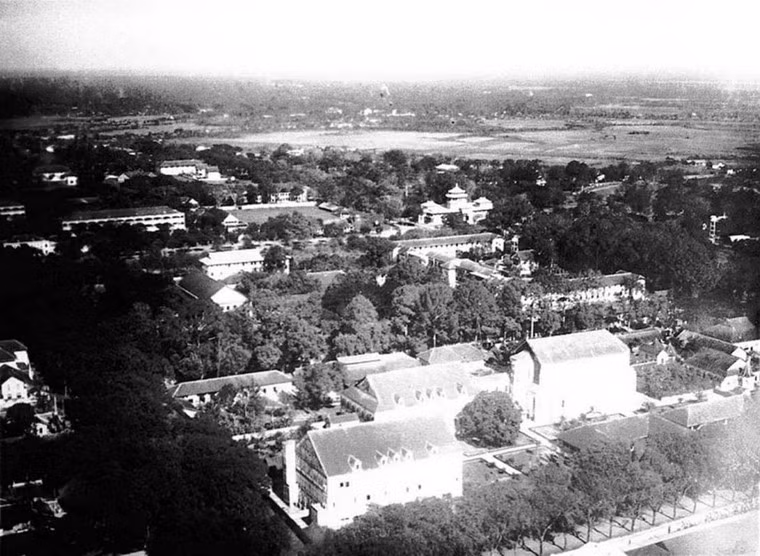 Khu nhà Dòng thánh Enfance.