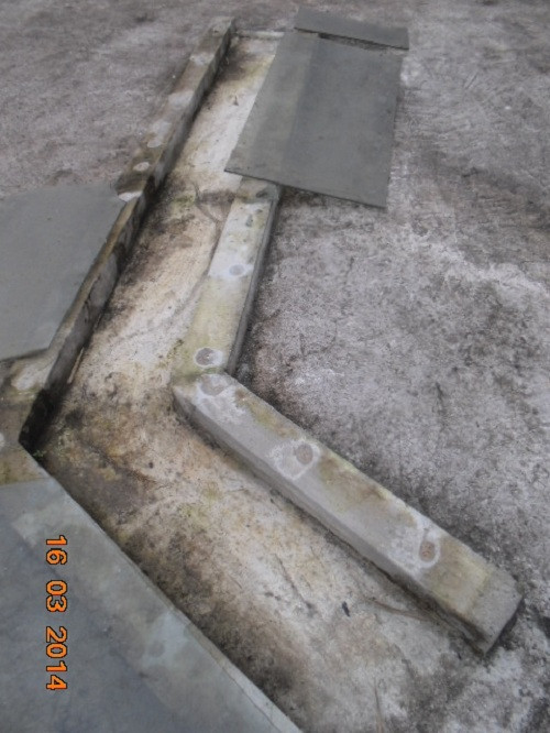 Để bảo vệ hai hình rồng kỳ lạ, ngay từ khi phát hiện, chính quyền địa phương đã xây hai hàng be dọc theo hình rồng và dùng kính trắng che bên trên.