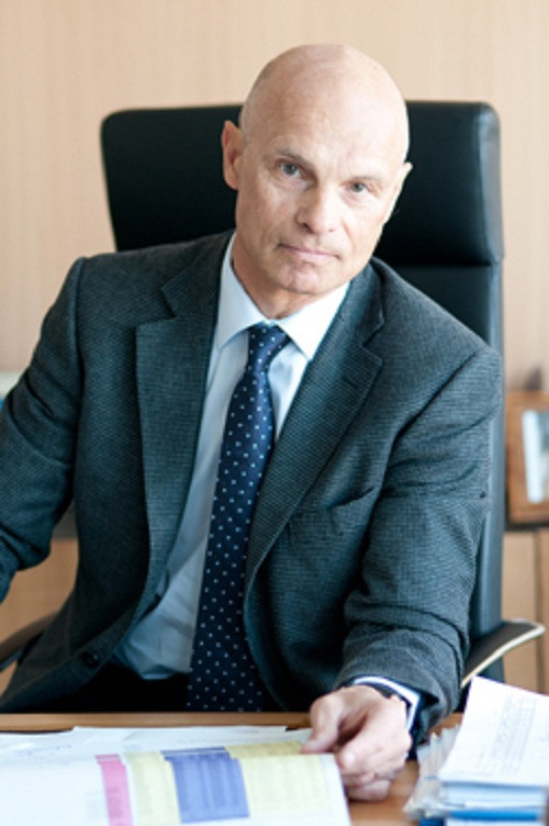 Ông Torbjörn Törnqvist đã có hơn 30 năm làm việc trong lĩnh vực dầu khí. Sinh ra tạiStockholm, Thụy Điển, ông khởi nghiệp năm 1977 và đến năm 1989, ông trở thành người đứng đầu liên minh các công ty dầu khí tại Bắc Âu. Đến năm 2000, ông đồng sáng lập ra Gunvor và nắm 50% quyền biểu quyết còn lại của công ty.