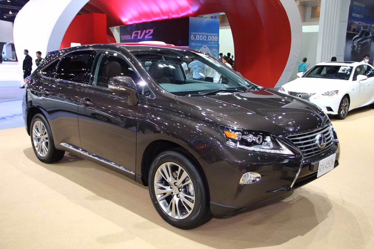 Mẫu xe hạng trung Rx 450.