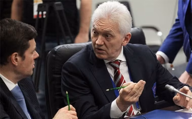 Cùng với công ty, ông Gennady Timchenko, đồng chủ tịch hội đồng quản trị Công ty Gunvor vừa bị Mỹ trừng phạt ngày 20/3 vừa qua. Ông hiện nắm giữ 50% cổ phiếu của Gunvor và nắm quyền biểu quyết chính của công ty.