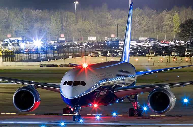 Hiện nay có 50 chiếc đang phục vụ trên khắp thế giới, chủ yếu tại Mỹ và Nhật.