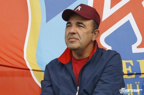 Còn tại Ukraine, ông được biết đến như một doanh nhân khét tiếng chuyên buôn bán đồ nội thất và khí đốt từ Ukraine sang châu Âu. Tuy nhiên việc làm ông không hoàn toàn suôn sẻ khi liên quan tới bê bối buôn bán tại chợ đen và đi tù 7 năm. Đến nay ông vẫn phủ nhận những tội trạng của mình.