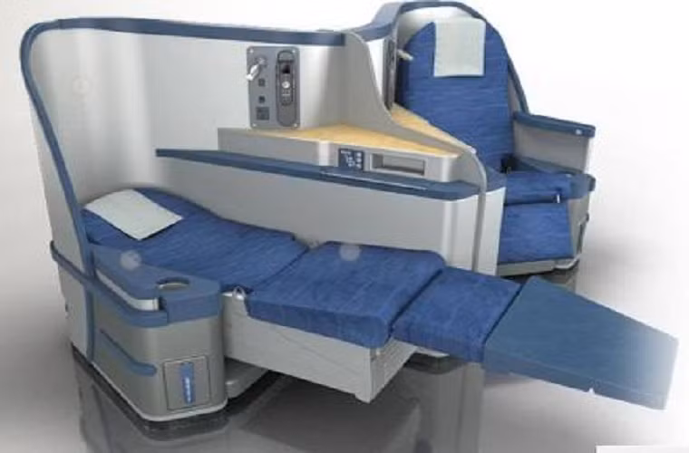 Khoang thương nhân là sự lựa chọn hàng đầu đối với khách hàng trên mỗi chuyến bay của hãng US Airway, Mỹ. Điểm đặc biệt là chiếc ghế 2 trong 1 vừa là giường vừa là ghế ngồi mát xa tạo cảm giác thư giãn tối đa cho khách hàng.