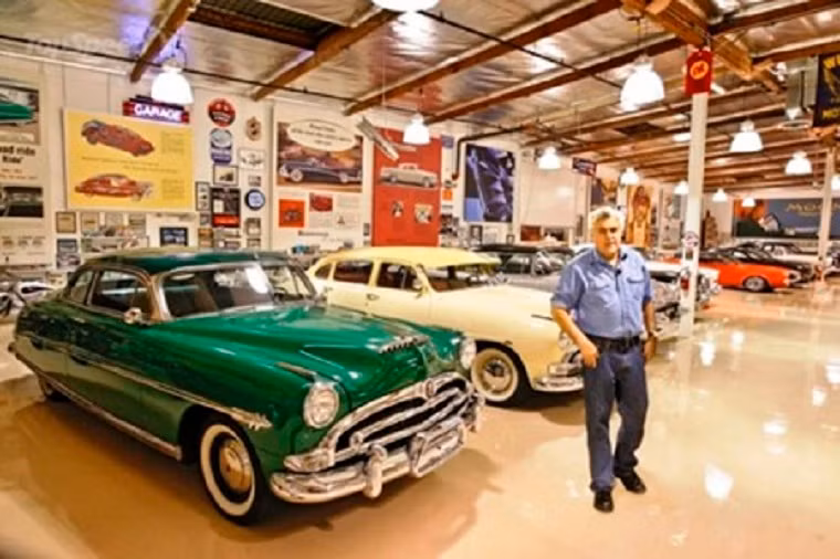 Bộ sưu tập xe khủng của Jay Leno bao gồm Ferrari, Mercedes, Buick Roadmaster 1955... tổng giá trị lên tới 1 tỷ USD.