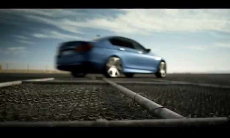 Phá cũi sổ lồng thể hiện khao khát được thoát ra ngoài thiên nhiên.