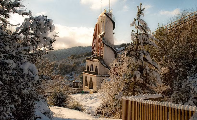 Tuy nhiên, không có than đá trên hòn đảo trong khi phí nhập than từ nơi khác quá đắt đỏ cộng thêm vấn đề cấm nhập khẩu nên phương án này bị loại bỏ.