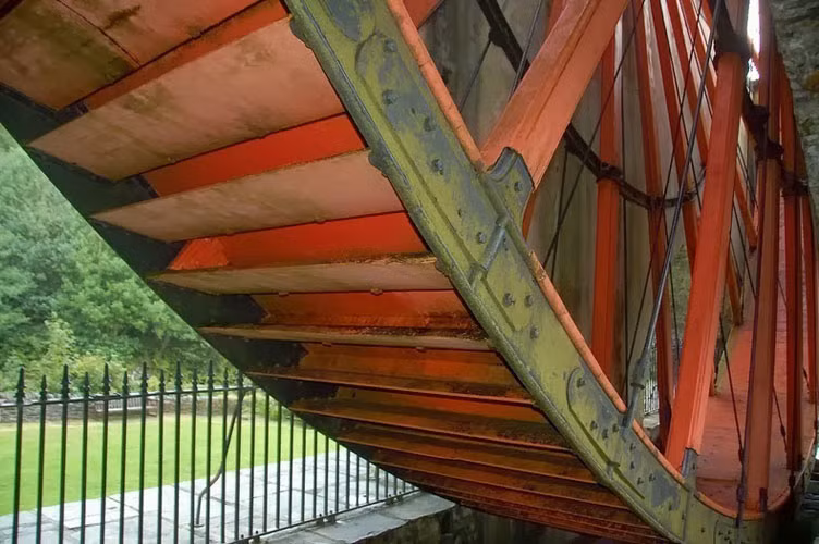 Và cuối cùng, Casement xây dựng thành công bánh xe Laxey.