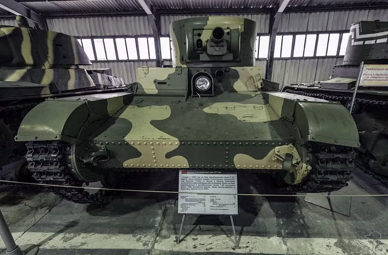 Xe tăng phun lửa 0T-130 của Hồng quân Liên Xô, từng tham gia trận Khalkhin Gol 1939 nổi tiếng.