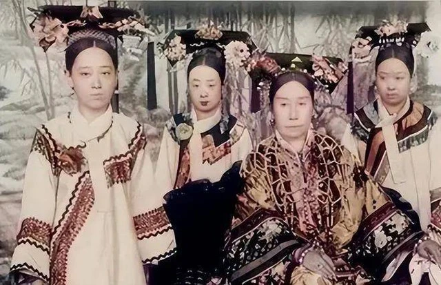 Người phụ nữ xinh đẹp được Từ Hi Thái hậu sủng ái là ai? - Hình 3 Nguoi phu nu xinh dep duoc Tu Hi Thai hau sung ai la ai?-Hinh-3