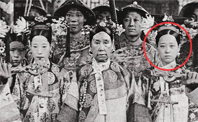 Người phụ nữ xinh đẹp được Từ Hi Thái hậu sủng ái là ai? - Hình 2 Nguoi phu nu xinh dep duoc Tu Hi Thai hau sung ai la ai?-Hinh-2
