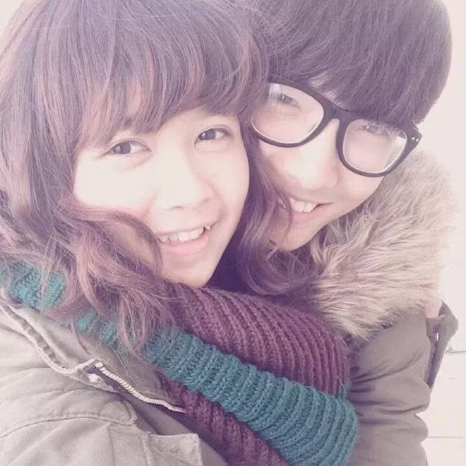 Mờ Naive từng đăng một số hình ảnh của bạn trai lên trang cá nhân của mình khiến bạn bè, những người theo dõi cô nàng trên mạng phải tò mò, thắc mắc.