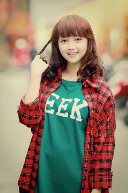 Để "nịnh" và vỗ về fan, Mờ Naive chia sẻ rằng dù có người yêu tốt nhưng cô vẫn dành trọn tình cảm cho các fan. "Fan là số 1! Thề hứa đảm bảo!', Mờ Naive viết lên trang cá nhân của mình.