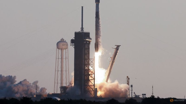 An Do dung ten lua Falcon-9 cua ty phu Elon Musk de phong ve tinh co lon