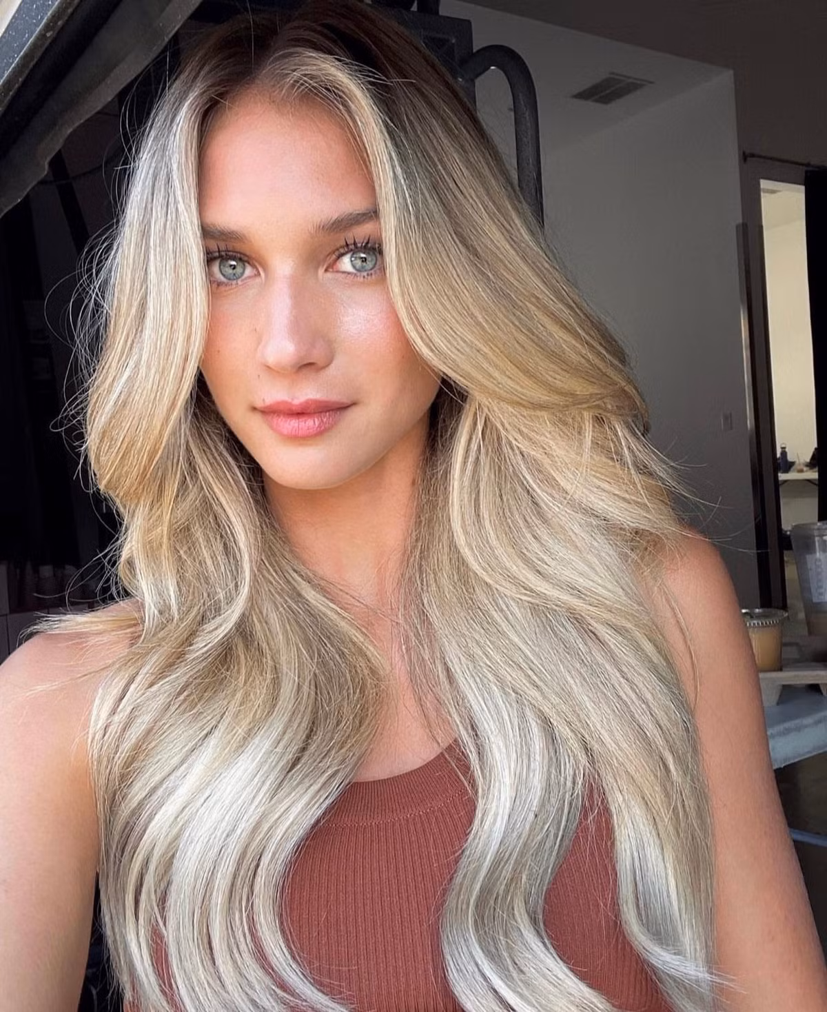 Eric Dier hen ho tinh cu nong bong cua Alexis Sanchez-Hinh-5