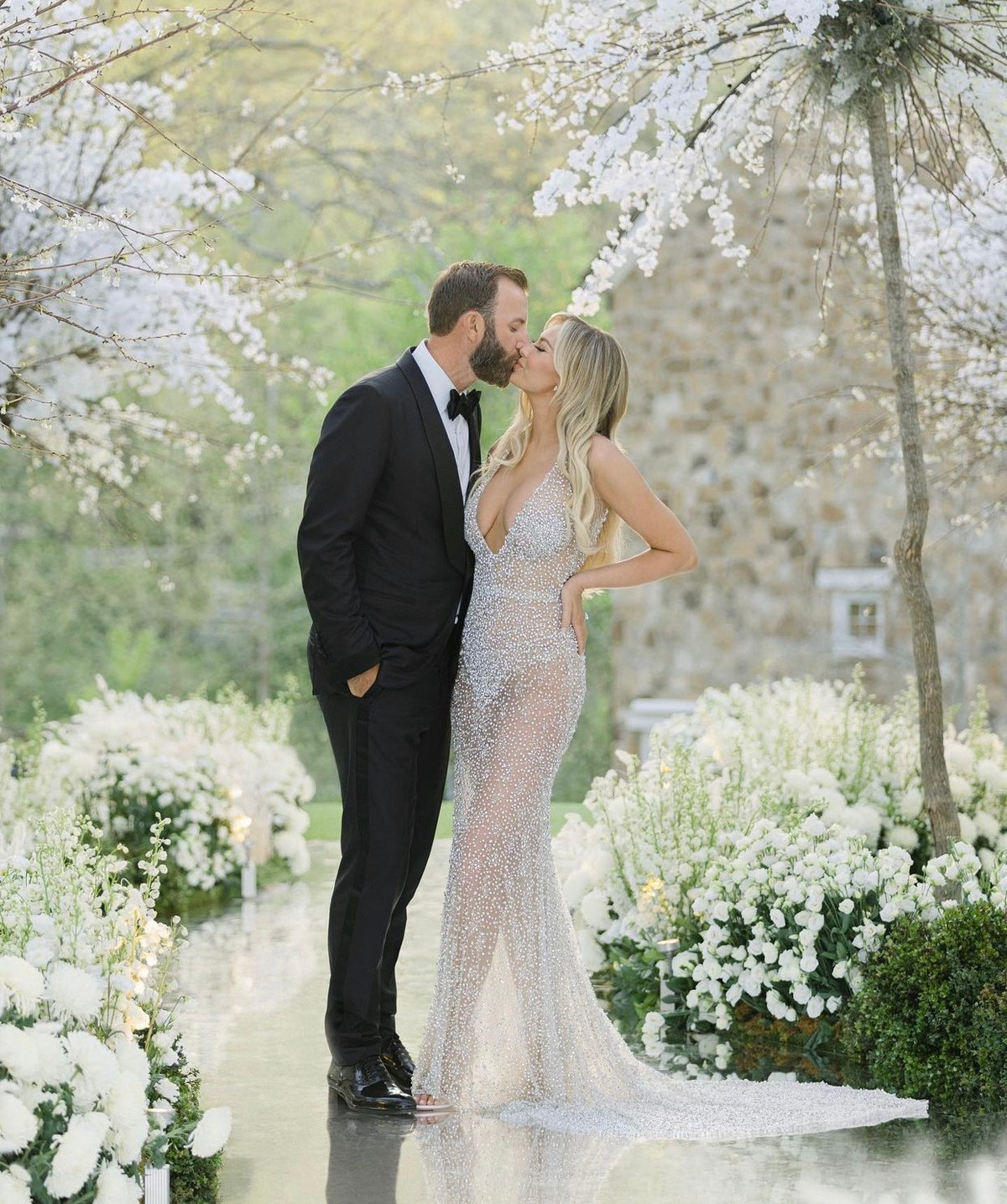 Co vo goi cam cua tay golf Dustin Johnson-Hinh-8