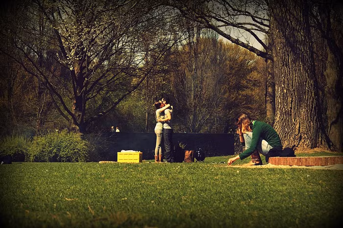 Chong ngoai tinh voi nguoi yeu cu roi nhan cu lua troi giang