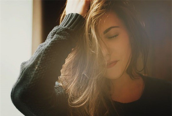 Nghe tin mẹ chồng bị tai nạn, tôi chạy vội đến nơi thì choáng váng ảnh 1