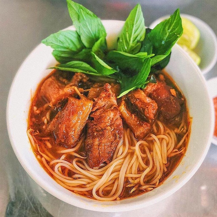 Den Bac Lieu thuong thuc mon bun 'vua an vua khoc'-Hinh-4