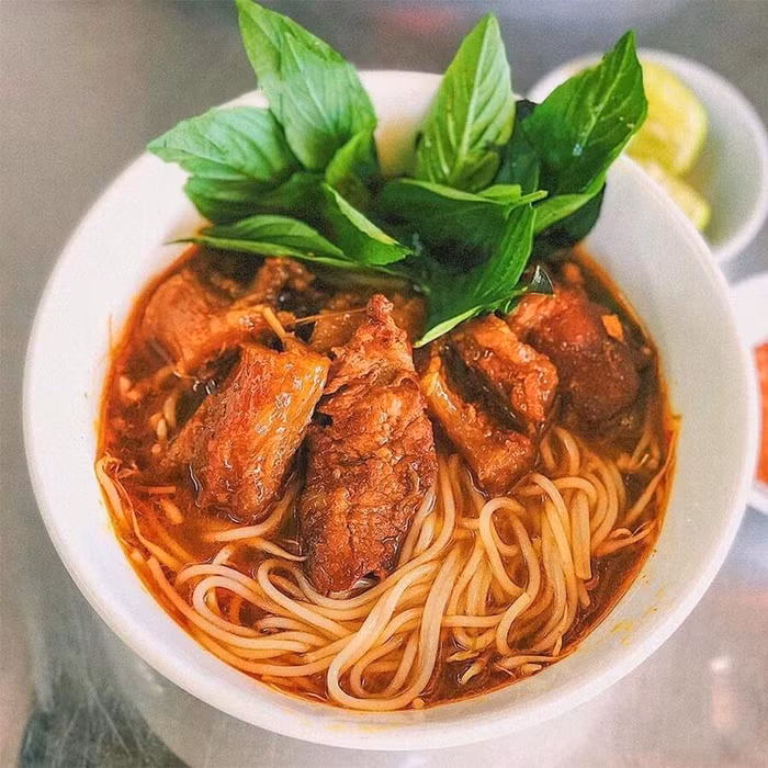 Den Bac Lieu thuong thuc mon bun 'vua an vua khoc'-Hinh-3