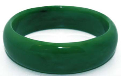 Loại đá quý hợp vận với người sinh ngày 5/10 là ngọc lục bảo - Emerald, ngọc xanh biển - Aquamarine và ngọc bích.