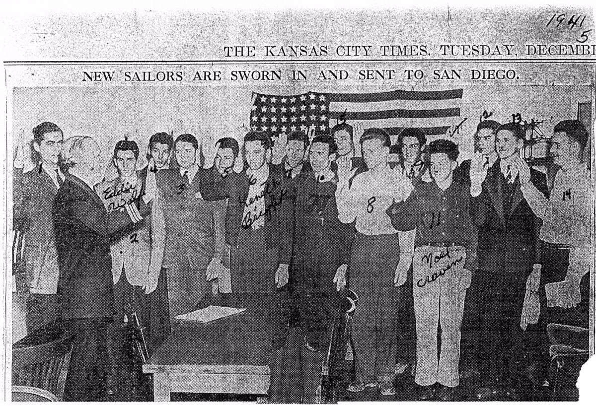 Trên đất liền, hàng triệu người đăng ký gia nhập lực lượng hải quân và các đơn vị khác.