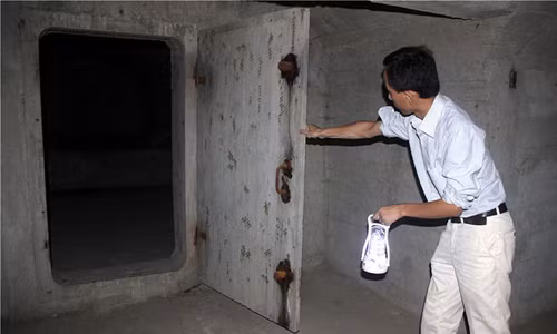 Tại khu vực trung tâm hầm ngầm hạt nhân nằm ở độ sâu hơn 100m so với mặt đất, các chuyên gia đã thiết kế khu vực cất giữ, bảo quản vũ khí ở mức độ an ninh cao.