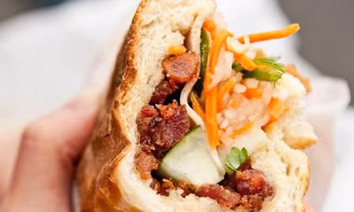 Theo David Farley, bánh mì kẹp Việt Nam là loại bánh kỳ diệu nhất.