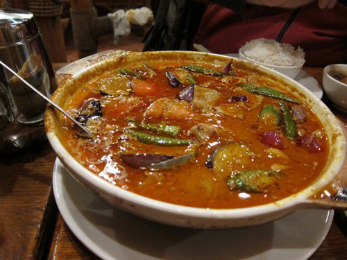 Penang, Malaysia lọt top 5 ẩm thực đường phố hấp dẫn nhất châu Á. Món Nyonya ở Penang là một trong những món ăn đường phố nổi tiếng nhất.